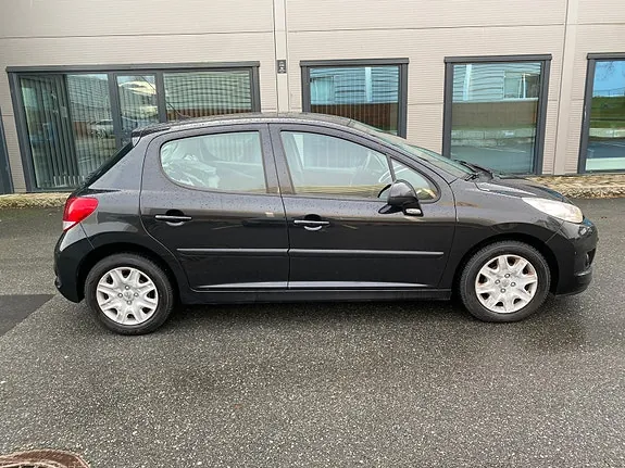 Peugeot 207 2010 photo 3