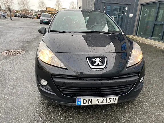 Peugeot 207 2010 photo 2