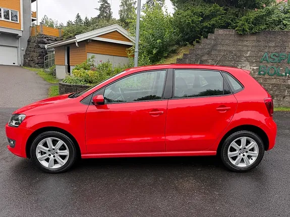 Volkswagen Polo 2011 photo 2