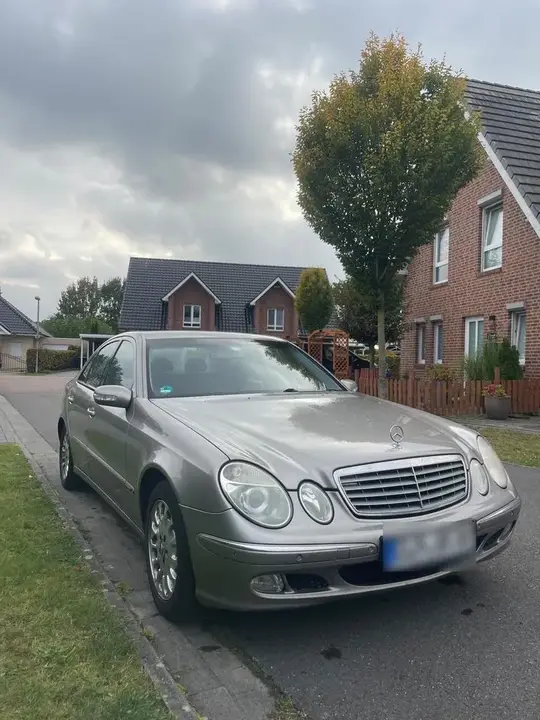 Mercedes-Benz E220