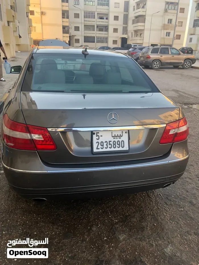 Mercedes-Benz E-Class 2010 photo 4