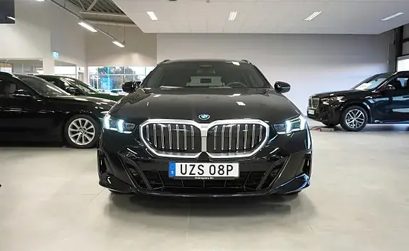 BMW 530E 2026 photo 2