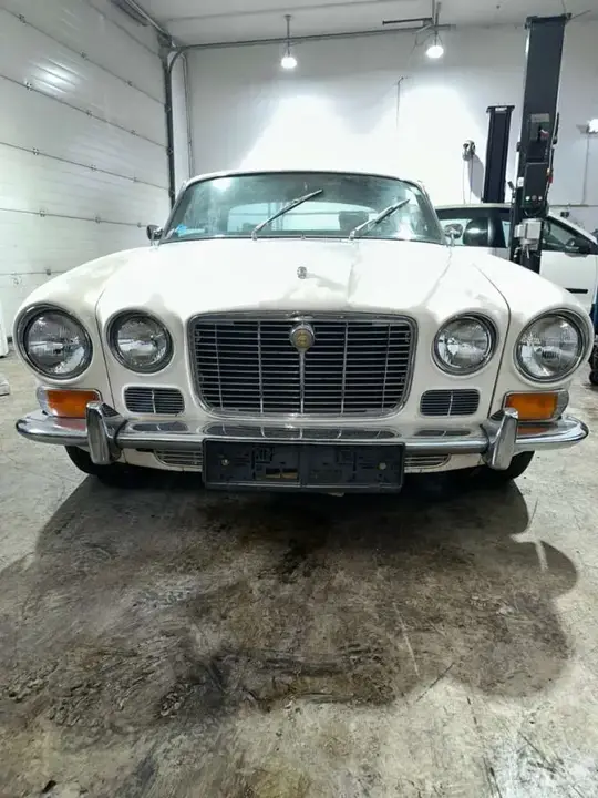 Jaguar Xj6