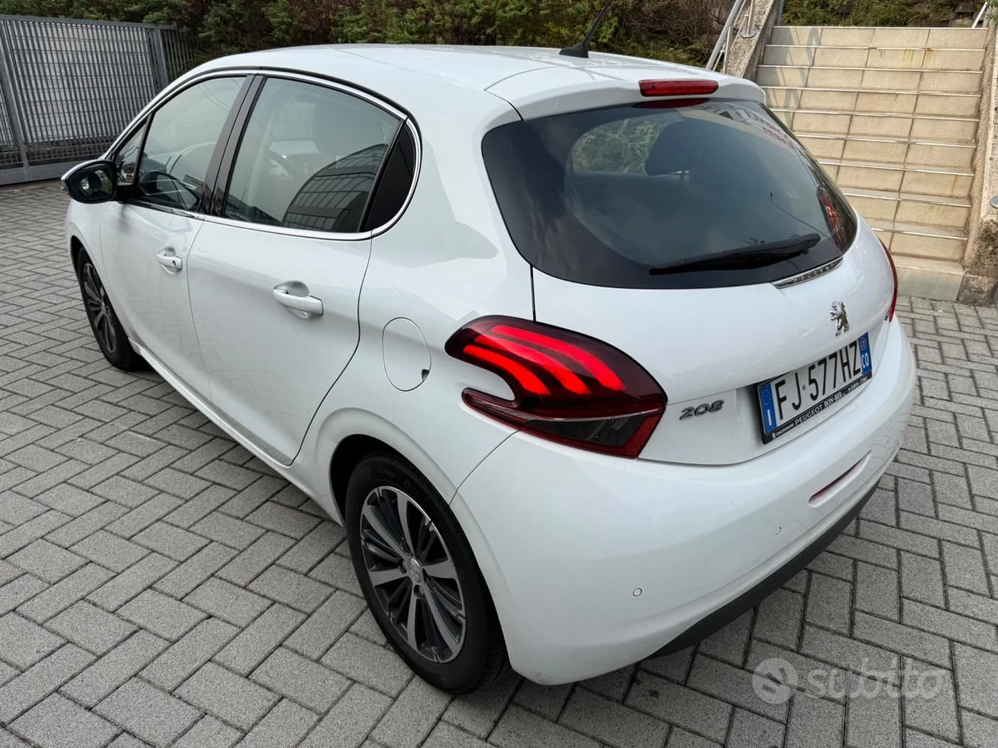 Peugeot 208 2017 photo 4