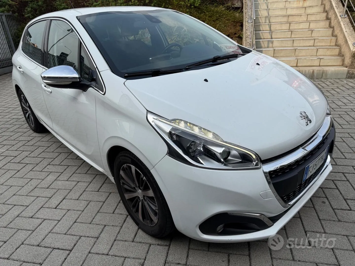 Peugeot 208 2017 photo 5