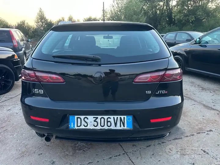 Alfa Romeo 159 2009 photo 5