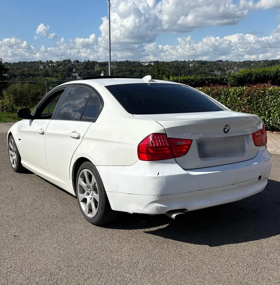 BMW E90