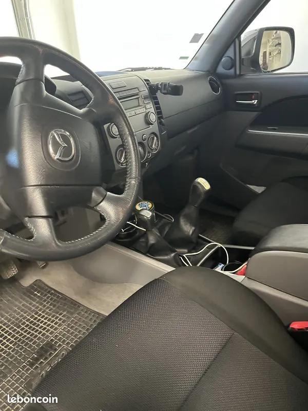 Mazda Bt-50 2011 photo 2