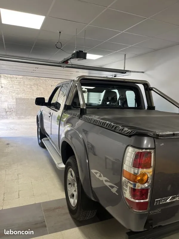 Mazda Bt-50 2011 photo 3
