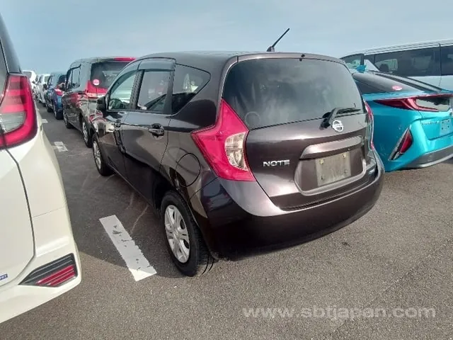 Nissan Note X 2013 photo 2