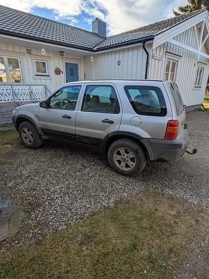 Ford Maverick 2004 photo 2