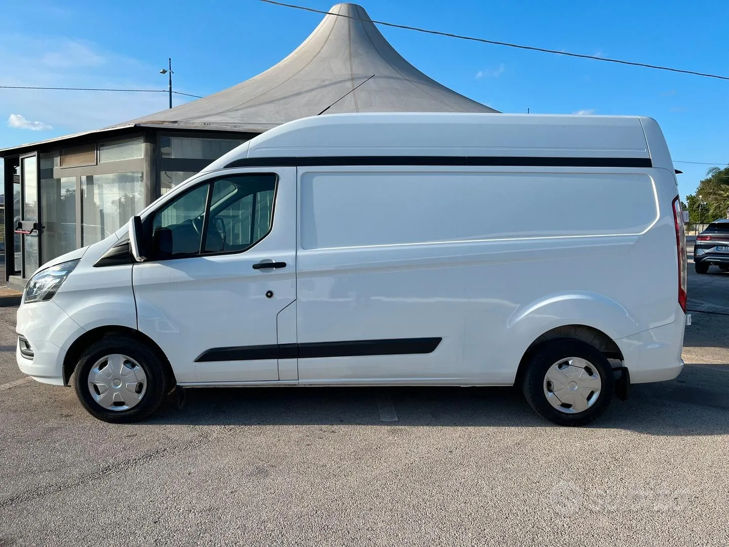 Ford Transit Custom 2023 photo 2
