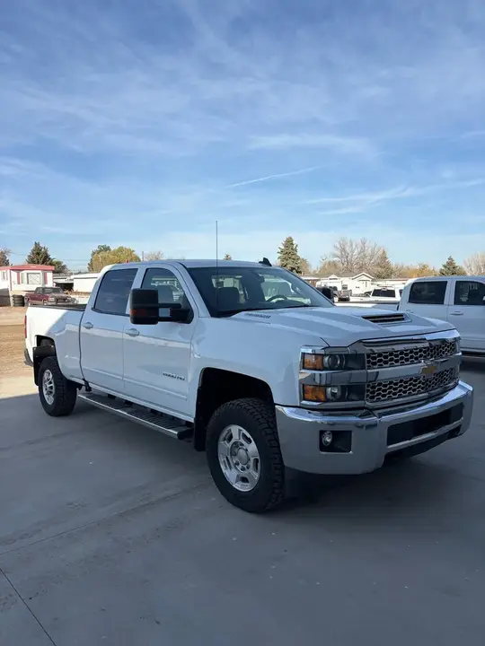 Chevrolet C/K Pickup 2500 2019 photo 2