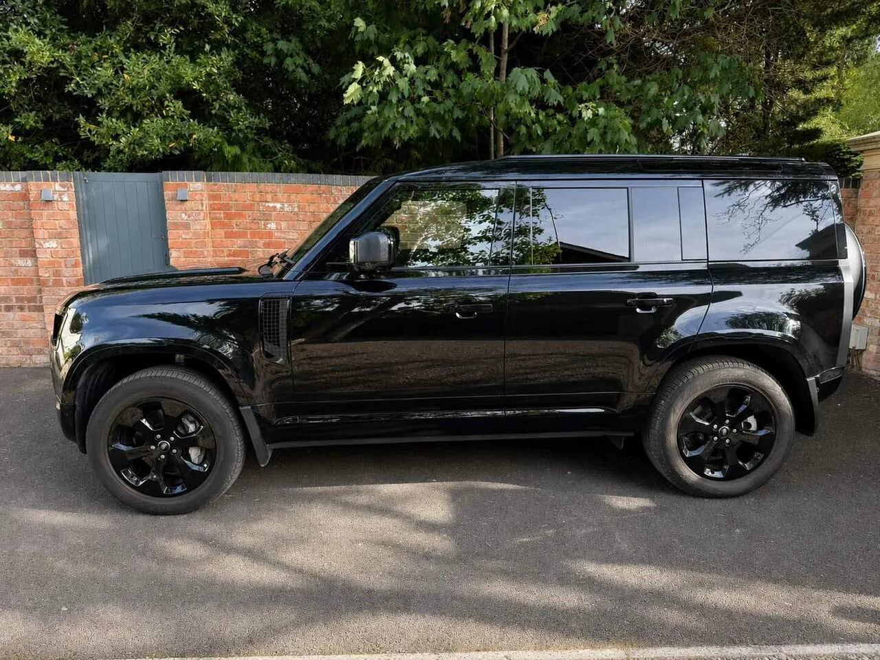 Land Rover Defender 110 2024 photo 4