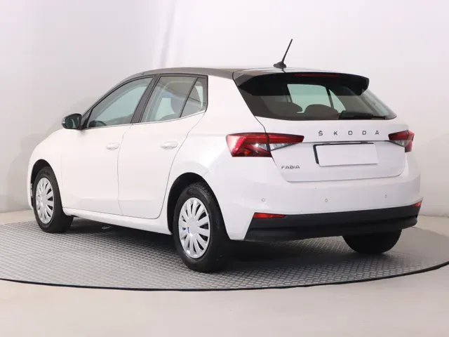 Skoda Fabia 2023 photo 3