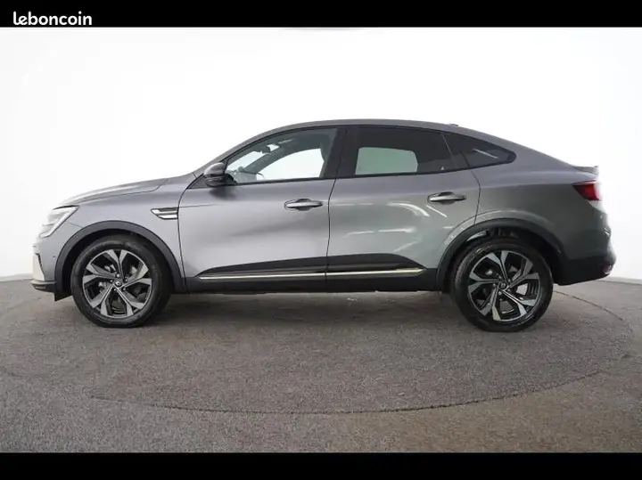 Renault Arkana 2023 photo 2