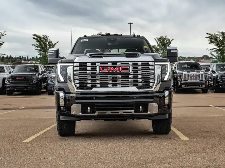 GMC Sierra 3500Hd 2026 photo 3