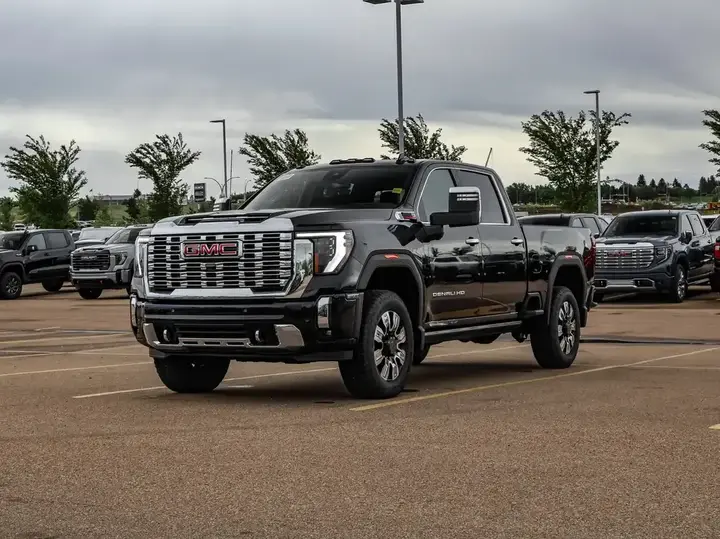 GMC Sierra 3500Hd 2026 photo 4
