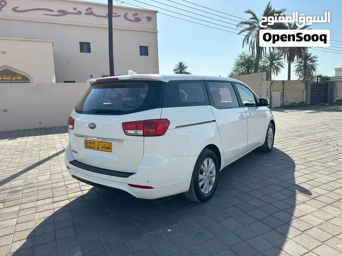 Kia Carnival 2015 photo 3