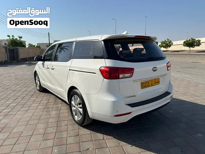 Kia Carnival 2015 photo 4
