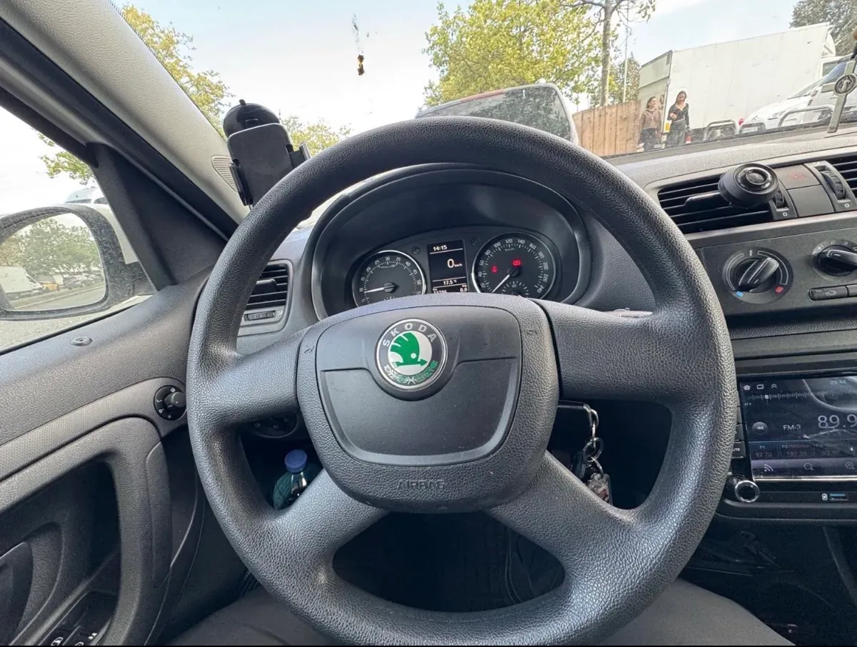 Skoda Roomster 2012 photo 2