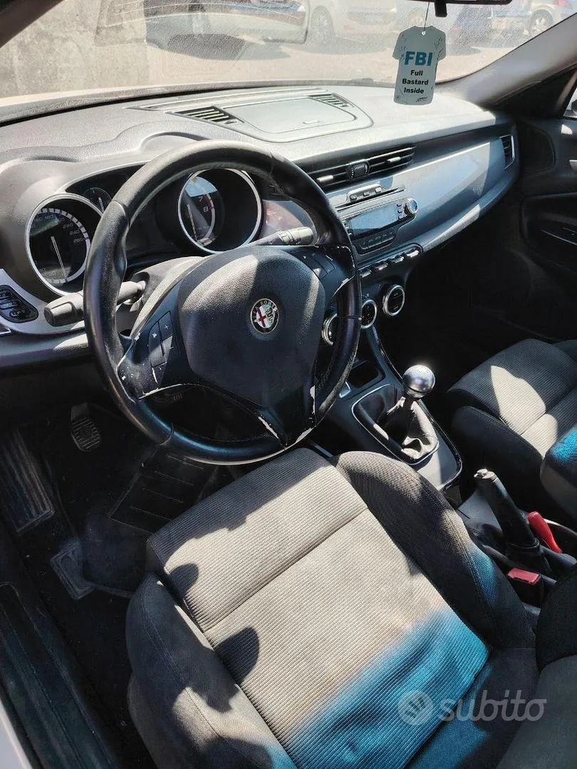 Alfa Romeo Giulietta 2013 photo 3