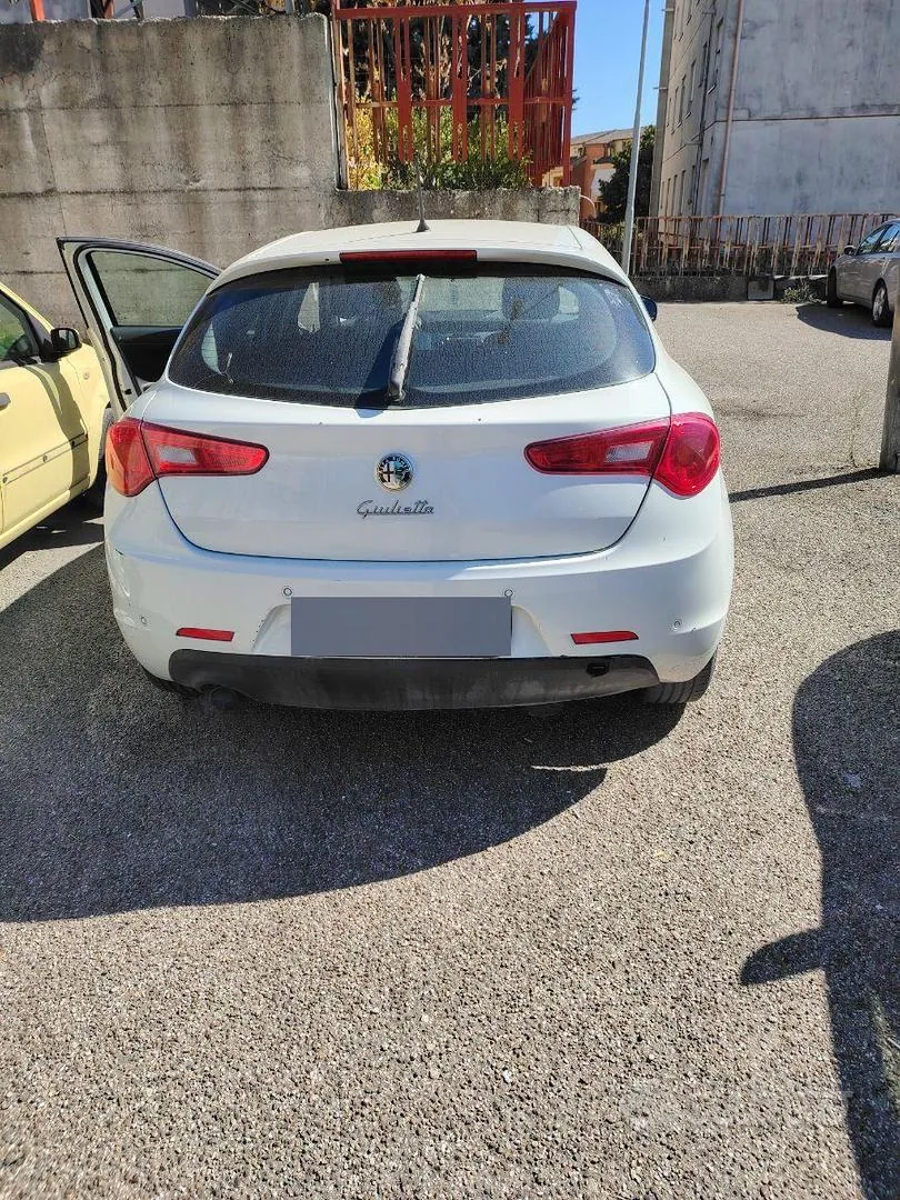 Alfa Romeo Giulietta 2013 photo 5