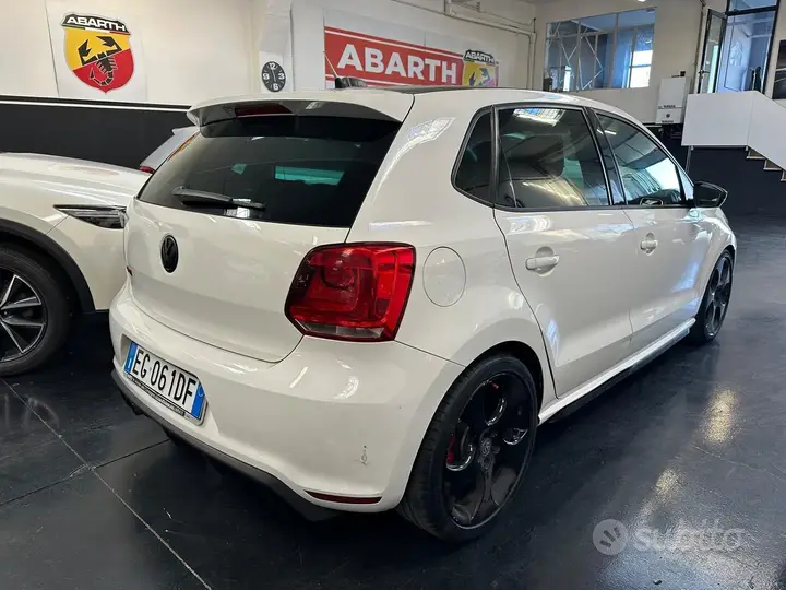 Volkswagen Polo 2011 photo 5