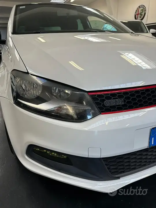 Volkswagen Polo 2011 photo 4