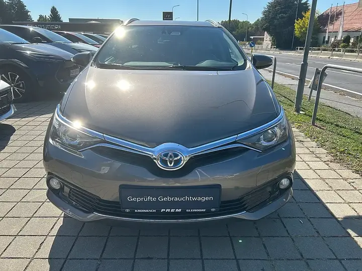 Toyota Auris 2018 photo 2