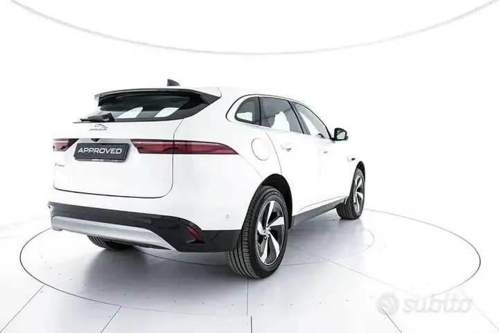 Jaguar F-Pace 2021 photo 2