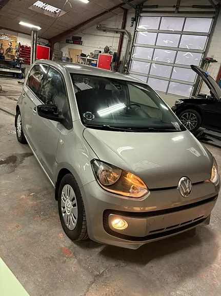Volkswagen Up 2014 photo 3