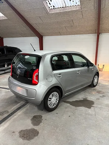 Volkswagen Up 2014 photo 4