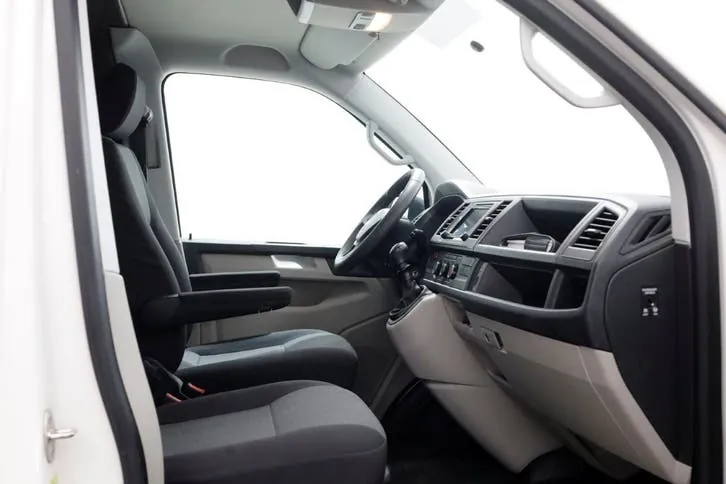 Volkswagen Transporter 2019 photo 3