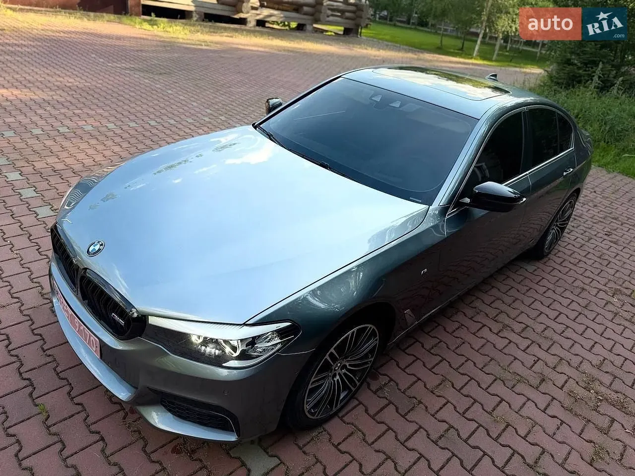 BMW 5 Series 2020 photo 5