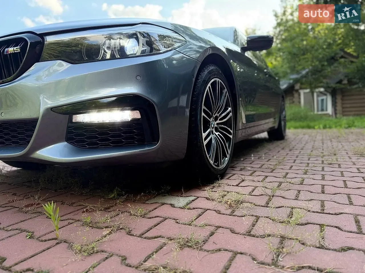 BMW 5 Series 2020 photo 2