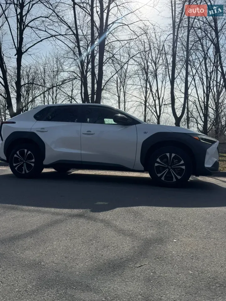 Subaru Solterra 2023 photo 5