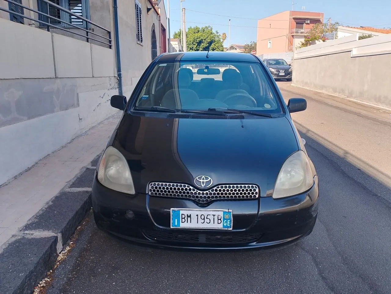 Toyota Yaris 2000 photo 2