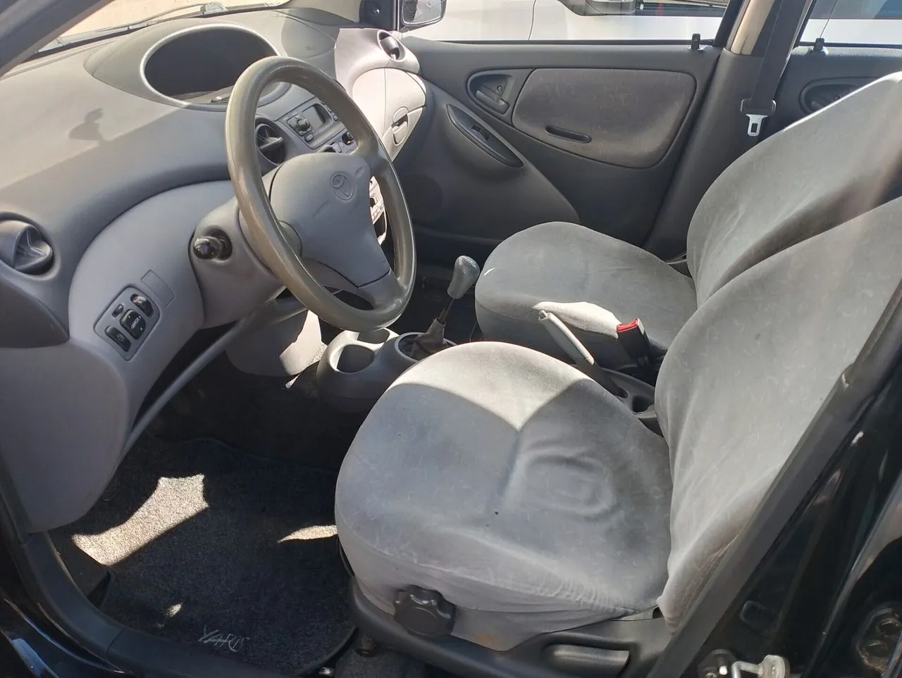Toyota Yaris 2000 photo 4