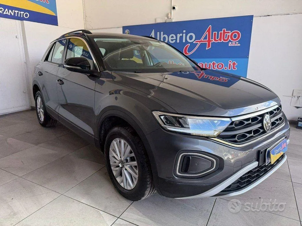 Volkswagen T-Roc 2023 photo 3