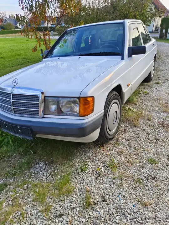 Mercedes-Benz 190