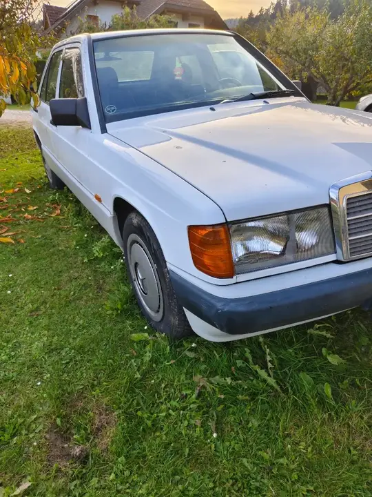 Mercedes-Benz 190 1991 photo 2