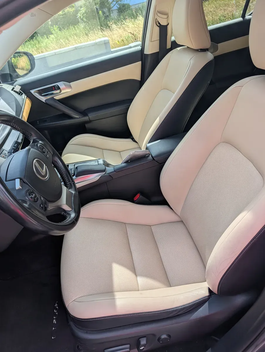 Lexus Ct 200H 2015 photo 2