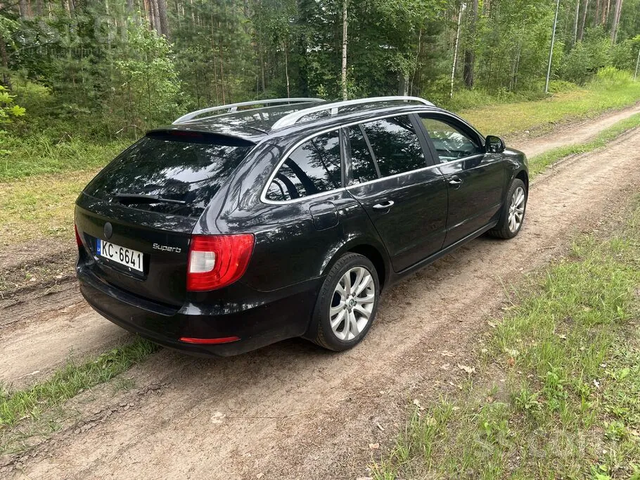 Skoda Superb 2012 photo 5