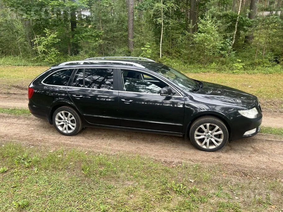 Skoda Superb 2012 photo 2
