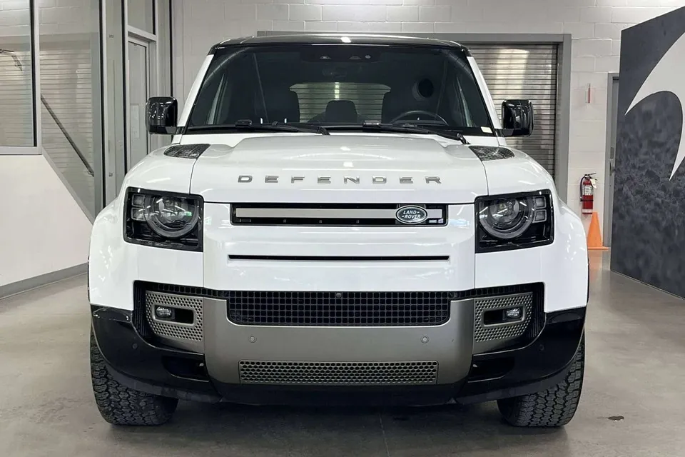 Land Rover Defender 2024 photo 5