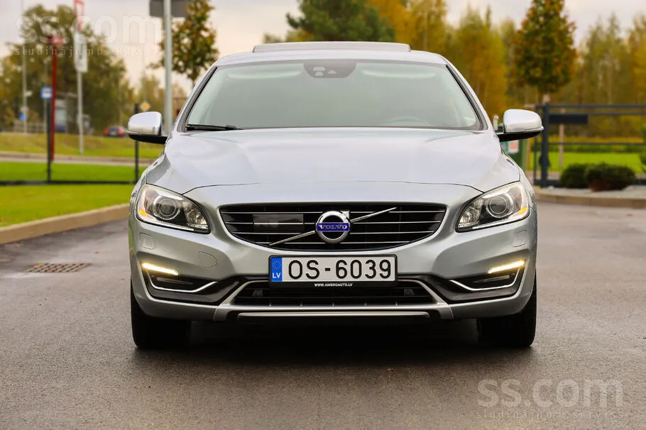 Volvo V60 2013 photo 2