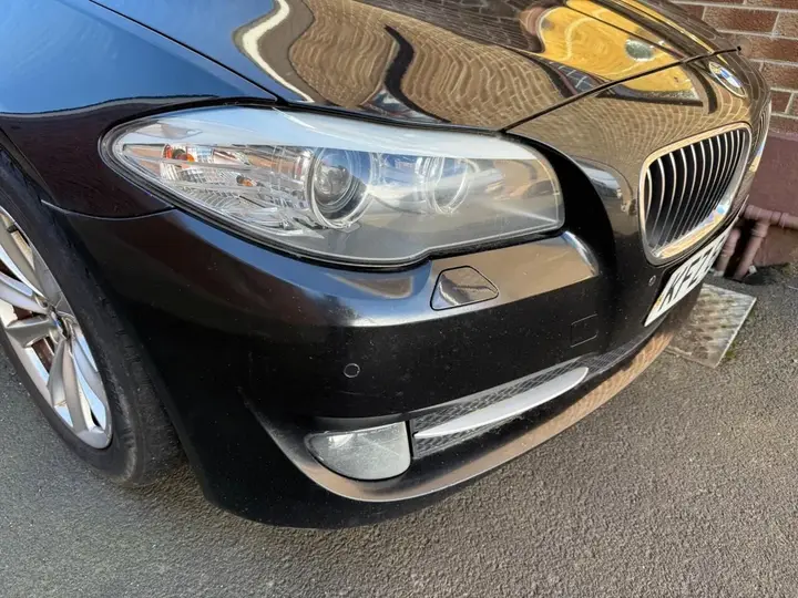 BMW 5 Series 2012 photo 2