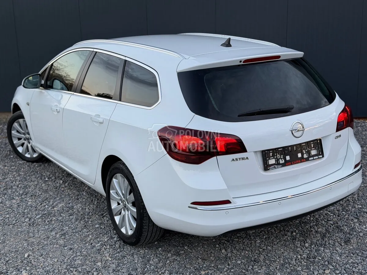 Opel Astra J 2015 photo 4