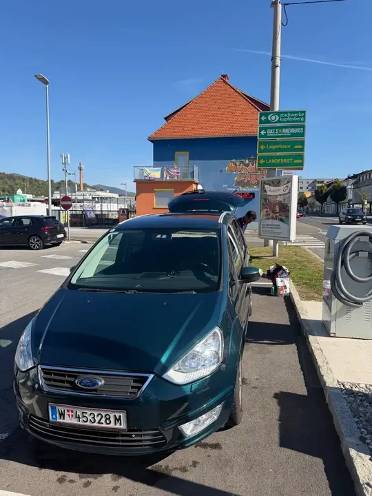 Ford Galaxy 2009 photo 3